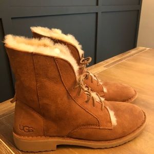 UGG Quincy Chesnut Boots Size 8